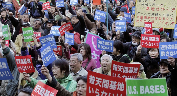 Meurtre d`une Japonaise: protestations devant la base US à Okinawa